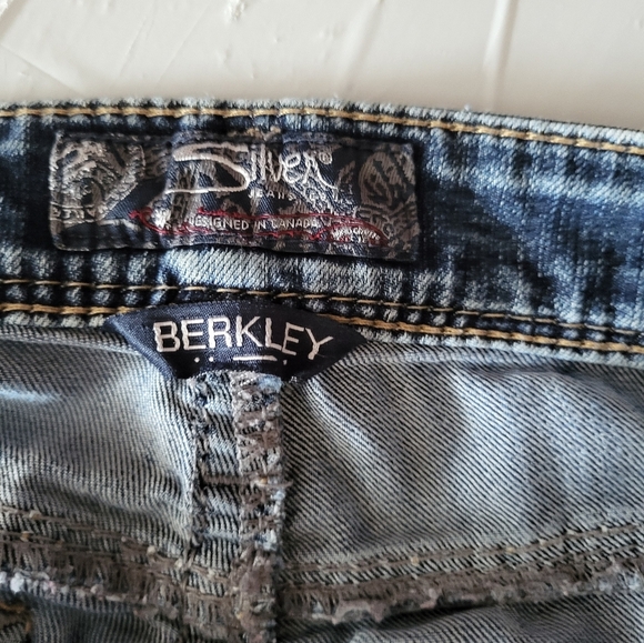 Silver Jean's Women Berkley Size 27x32 - Picture 3 of 4